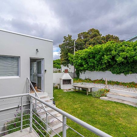 A Stone'S Throw In Voelklip Villa Hermanus Exterior photo